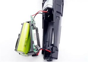 解密電動剃須刀的內部電子元器件